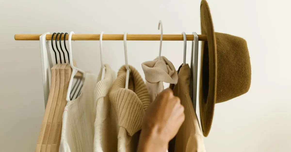 Optimiser sa Garde-Robe : Économiser avec le Capsule Wardrobe