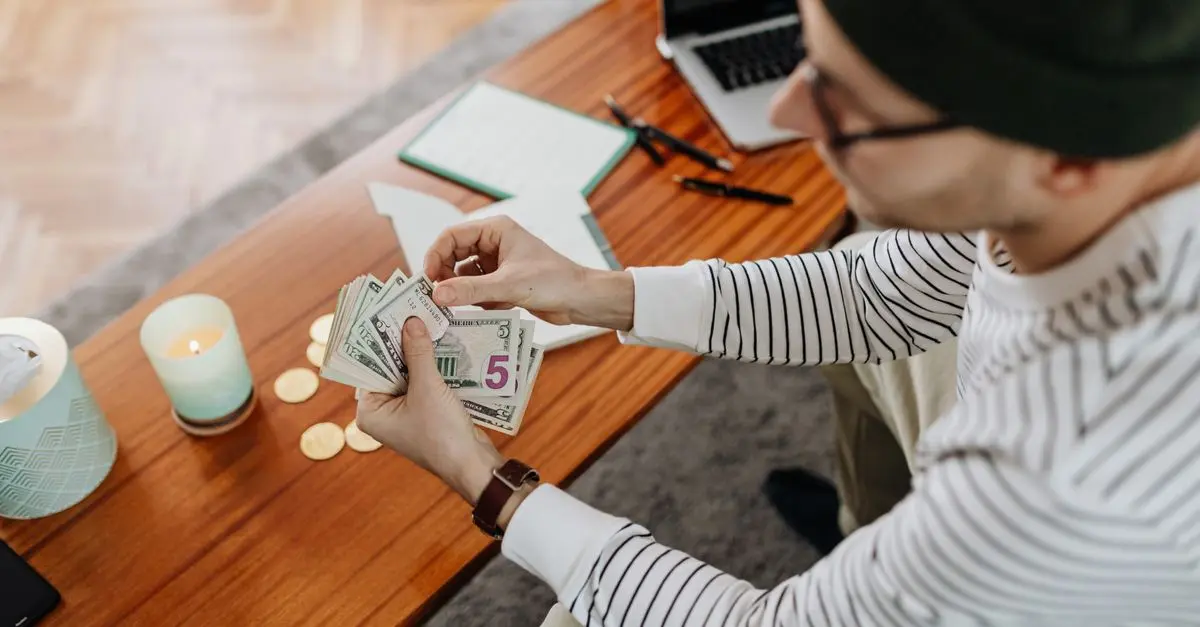 7 Astuces Pratiques pour Économiser sur vos Dépenses Mensuelles