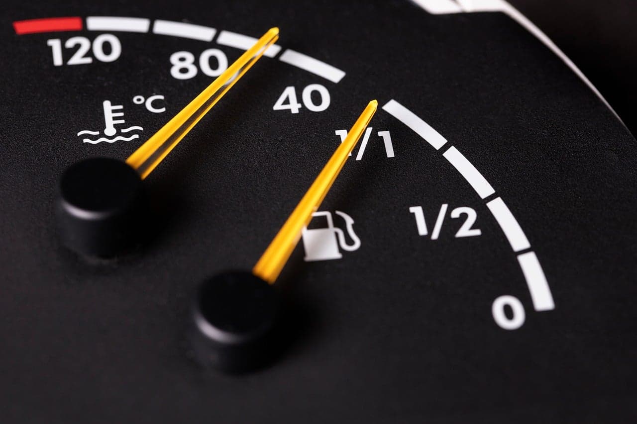 5 Astuces Simples pour Économiser sur l'Essence